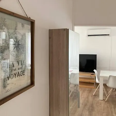 Grand Proche Cite De L'espace *