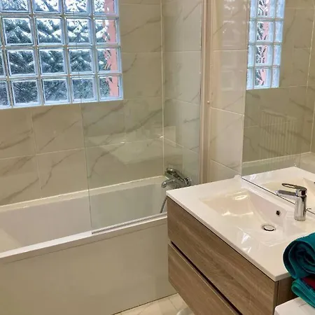 Grand Proche Cite De L'espace Apartamento *