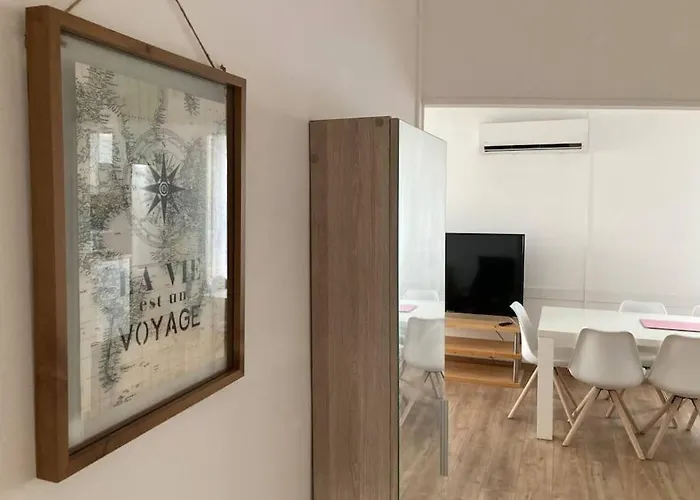 Grand Proche Cite De L'espace *