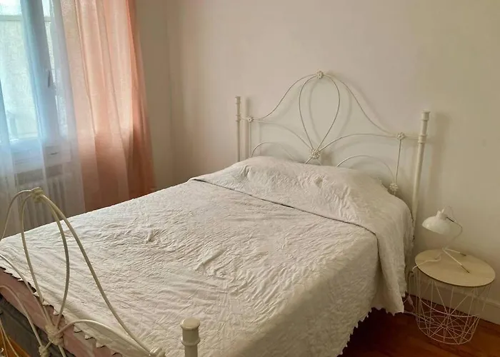 Grand Proche Cite De L'espace