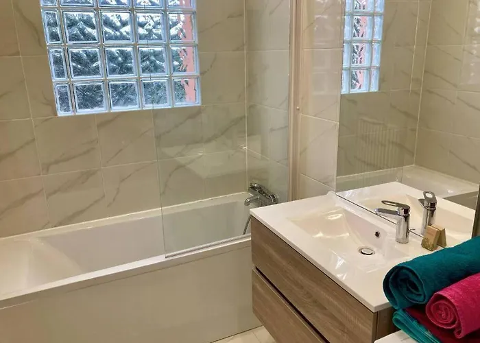 Grand Proche Cite De L'espace Apartament *