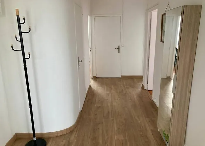 Apartament Grand Proche Cite De L'espace *